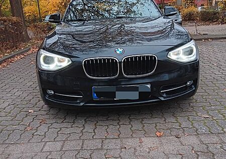 BMW 120d Sport Line /Vollausstattung/Schiebedach/2Ha