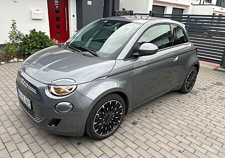 Fiat 500E ICON 42kWh PARK KOMFORTPAK NAV 3+1