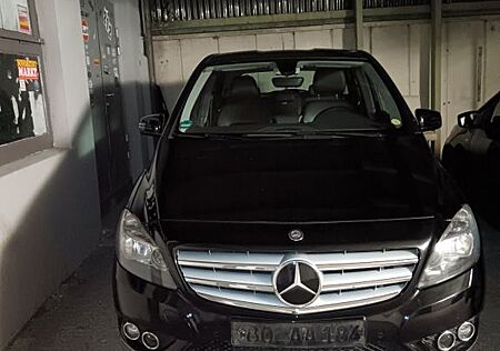 Mercedes-Benz B 180 CDI DCT +2 Jahre TÜV
