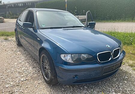 BMW 320i -