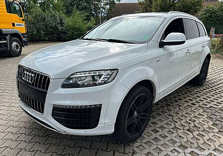 Audi Q7 3.0 TDI quattro 3x S line Pano 7sitz.