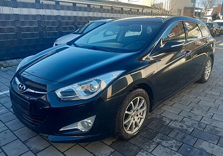 Hyundai i40 cw 1.7 CRDi Style 100kW, TÜV