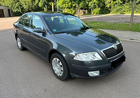 Skoda Octavia 1.6 Klima PDC Tempomat TÜV 08/27