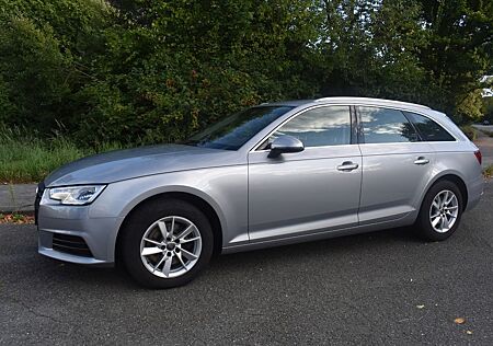 Audi A4 2.0 TDI Avant florettsilber /AHK / SHZ / LED