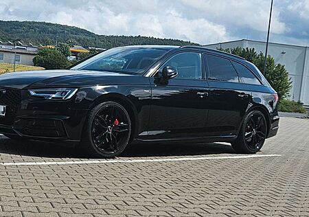Audi A4 40TDI S-line black edition
