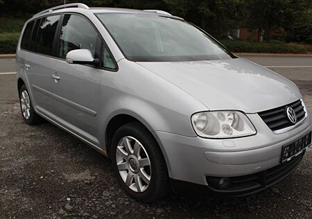 VW Touran Volkswagen Highline