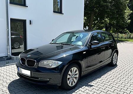 BMW 116i , 8-fach bereift, Scheckheft, Tüv + Service