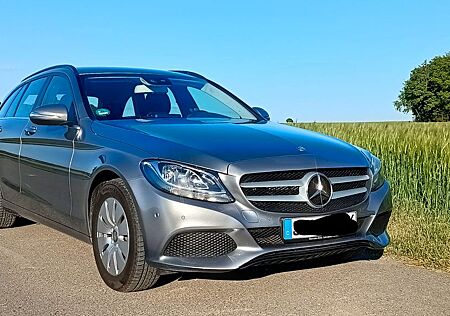 Mercedes-Benz 220 C Bluetec