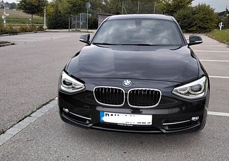 BMW 116i Sport Line, Auto, Leder, Navi, AHK