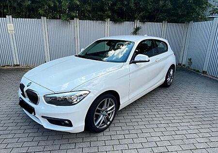 BMW 118d Advantage 3-Türer, 8-fach bereift