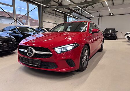Mercedes-Benz A 200 MBUX LED Navi