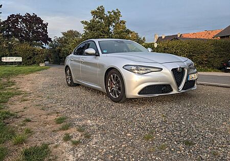 Alfa Romeo Giulia Super 2.2 Diesel 16V 132 kW AT8 Super