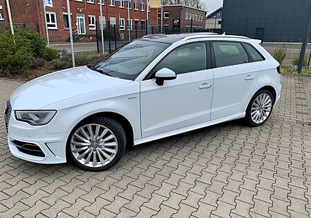 Audi A3 1.4 TFSI e-tron S tronic Ambiente SB Ambiente