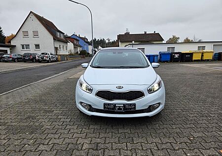 Kia Cee'd / Ceed 1.6 CRDi Platinum Edition Autom...