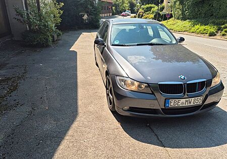 BMW 320i --- TÜV 6/27 ---