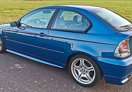 BMW 325ti Compact - M Felgen und Spoiler