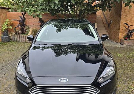 Ford Focus 1,0 EB 92KW Titanium + Winter/Business