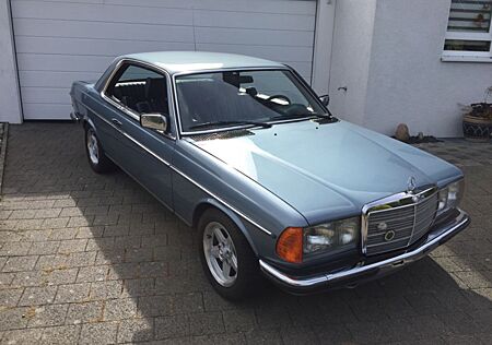 Mercedes-Benz CE 280