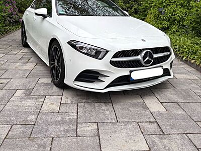 Mercedes-Benz A 180 - AMG Line + Pano + Garantie bis 04/27