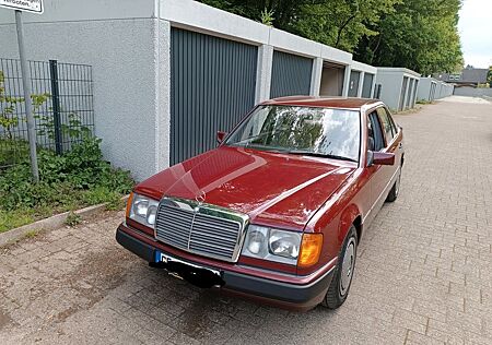 Mercedes-Benz E 200 W124, , 94.000km, Bordeux-Rot