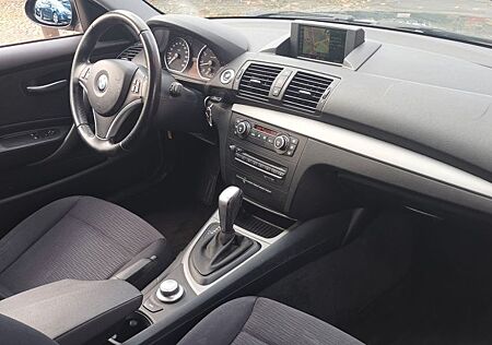 BMW 116i AUTOMATIK TÜV NEU Navi PDC Klima OhneMÄNGEL