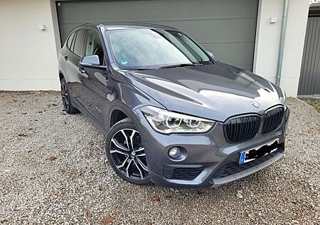 BMW X1 xDrive20i Autom. Leder, Xenon, AHK, 8-fach