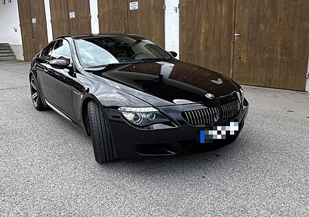 BMW M6 Coupé individual rubinschwarz V-MAX offen