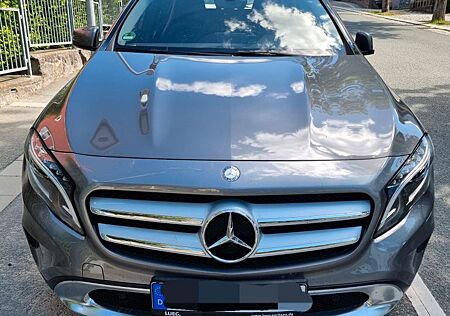 Mercedes-Benz GLA 180 SCORE! NAVSYS KAMERA