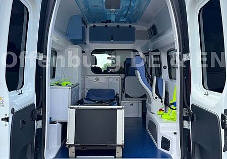 Renault Trafic Ambulance Krankenwagen Rettungswagen Navi