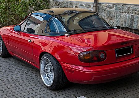 Mazda MX-5 Miata NA Neulackiert alles eingetragen
