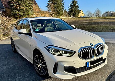 BMW 118i M-Paket Sport,Panoramadach,LED,1.Hand,Navi