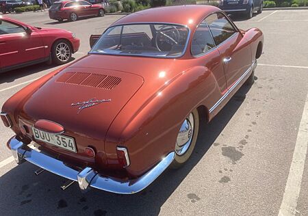 VW Karmann Ghia Volkswagen Low light