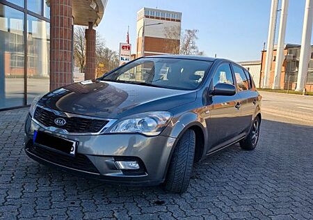 Kia Cee'd / Ceed 1.4 CVVT Spirit Spirit