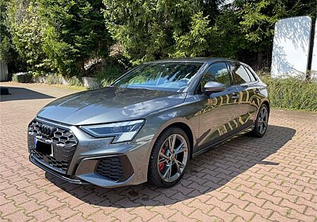 Audi S3 Sportback - B&O, Matrix-LED, Daytona-Grau