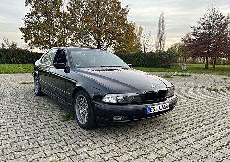 BMW 528i Auto