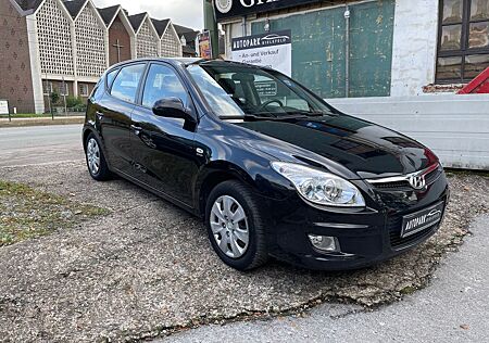 Hyundai i30 gebraucht kaufen Hyundai i30 1.6 Comfort / Klima / TÜV NEU / El. Fenster