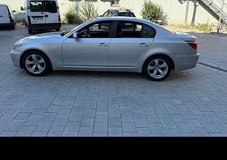 BMW 520i - TÜV NEU **TEXT LESEN**