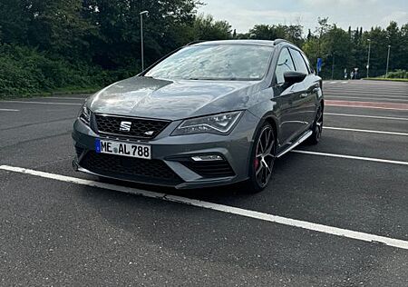 Seat Leon 2.0 TSI ST CUPRA 300 Ed. Carbon DSG 4Dr...