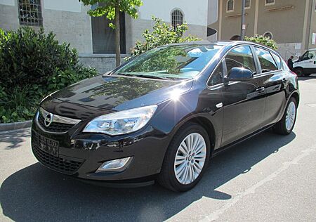 Opel Astra J Lim. 5-trg. Edition Klima Alu PDC BC USB
