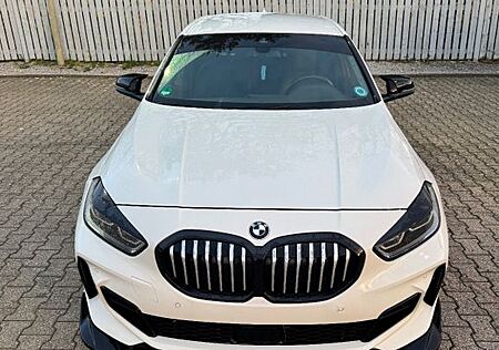 BMW 118i F40 M Sport / 1. Hand