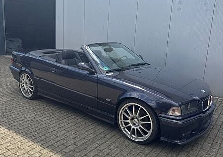 BMW 320i Cabrio *M-Paket *Hartop *19"OZ Futura