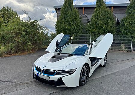 BMW i8 TÜV NEU°Kamera 360°Head Up°Led°Har Kardon
