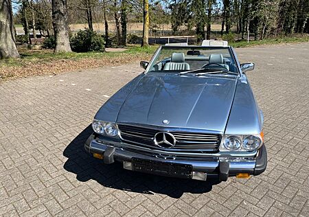 Mercedes-Benz SL 560 - Oldtimer mit H-Zulassung und neuem Tüv