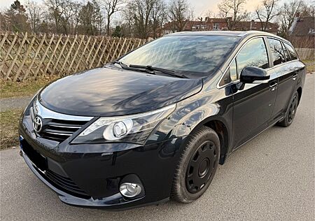 Toyota Avensis Kombi 1.8 Automatik*15JGarantie*Navi*AHK