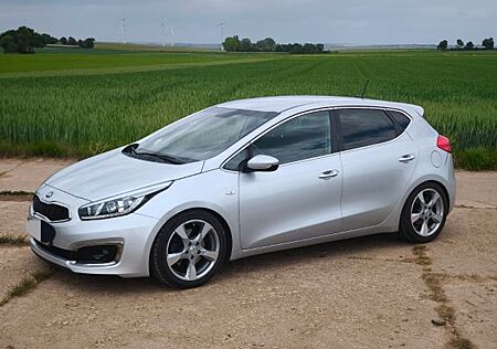 Kia Cee'd / Ceed 1.6 GDI Dream-Team Edition Drea...