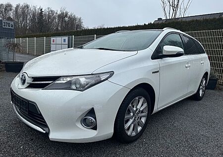 Toyota Auris Touring Sports Hybrid Life+