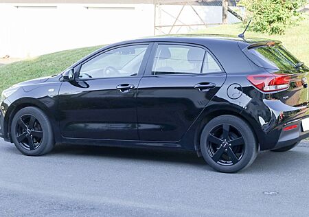 Kia Rio 1.2 Attract TOP Zustand , 8fach bereift;