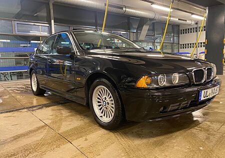 BMW 520i A -