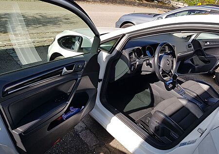 VW Golf Volkswagen 1.4 TSI 92kW DSG Highline Highline
