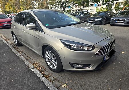 Ford Focus 1,5 T Automatik Limusine TUV
